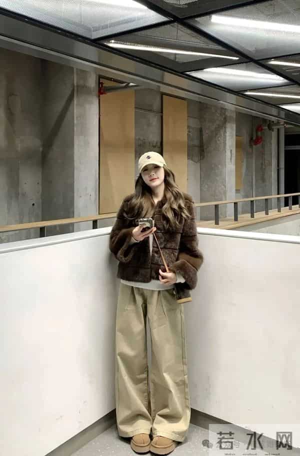 毛毛外套+阔腿裤｜时髦又慵懒