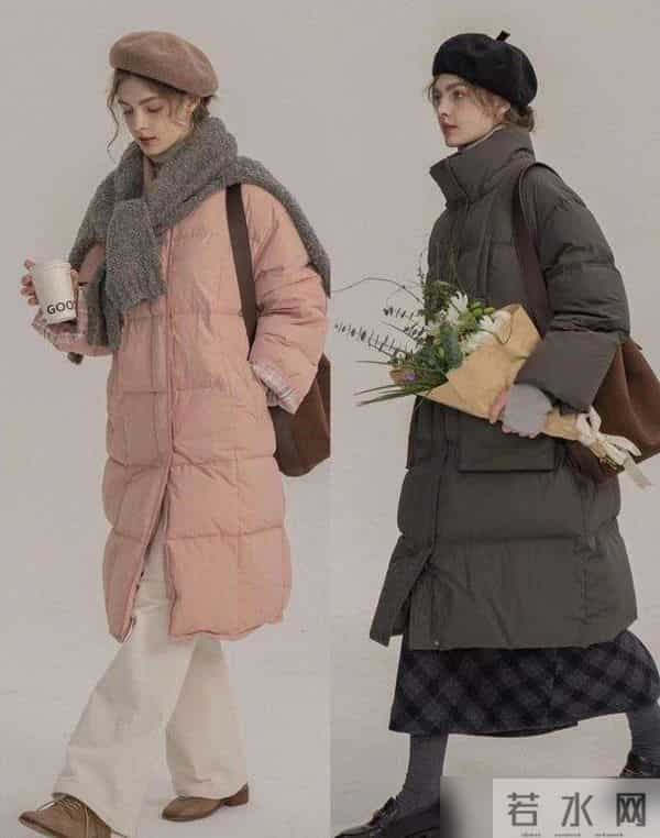 今冬火了这种穿法：大衣+贝雷帽，羽绒服+贝雷帽，时髦显气质