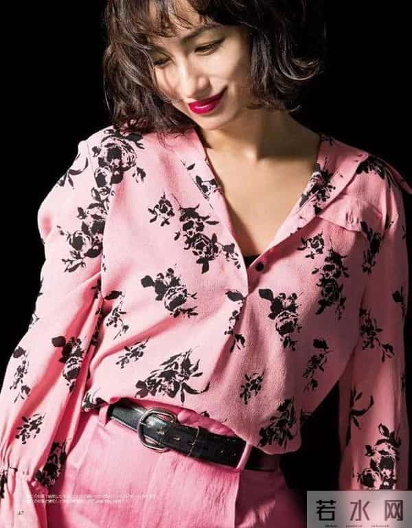 又被“黑色”惊艳到！搭这2个颜色，又绝又美！