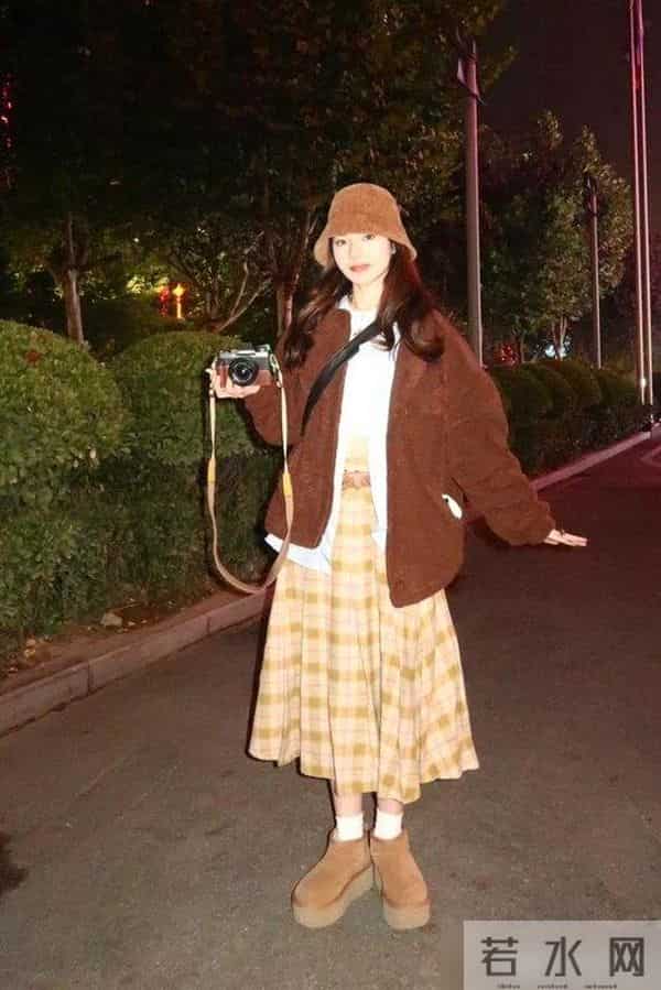 没想到，今冬“奶奶帽”火了！明星潮人都上头了，意外的洋气好看