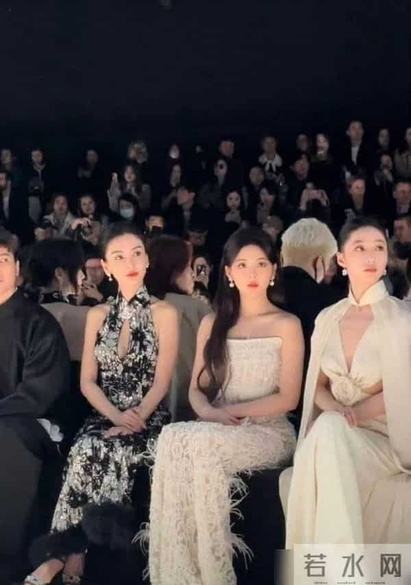 杨颖、杨超越和胡连馨同框亮相上海时装周，新中式穿搭成为新潮流