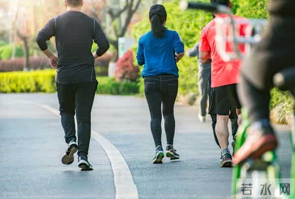 收好这份保养清单：50岁后坚持4个习惯，皮肤想不好都难