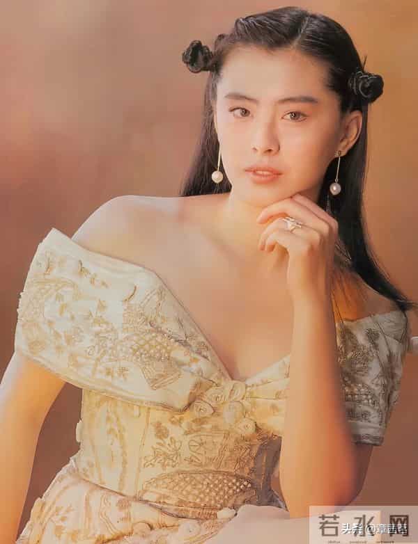 戴耳环的女神王祖贤(一)