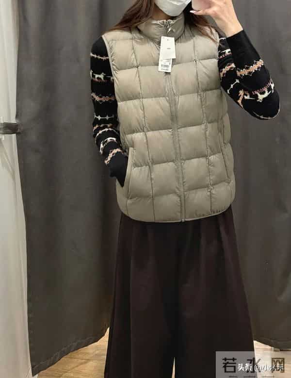 优衣库这马甲是偷了Lemaire的设计吧？这秋冬搭法直接封神！
