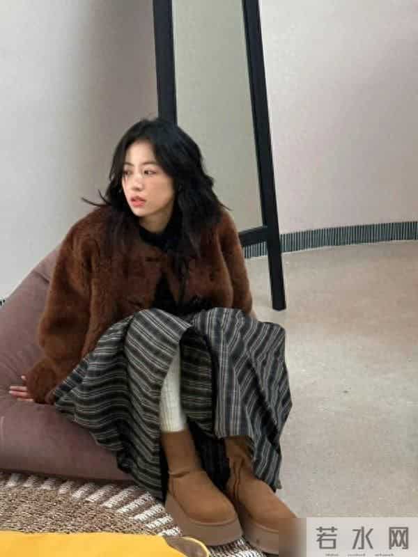 难怪没人穿马丁靴了，今年流行的“冬靴”，洋气好看又舒适百搭