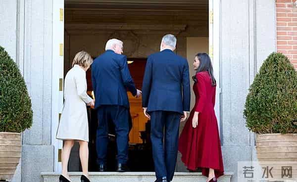 西班牙王后欢迎德国总统太美艳了！红裙配斗篷太好看，光腿真抗冻