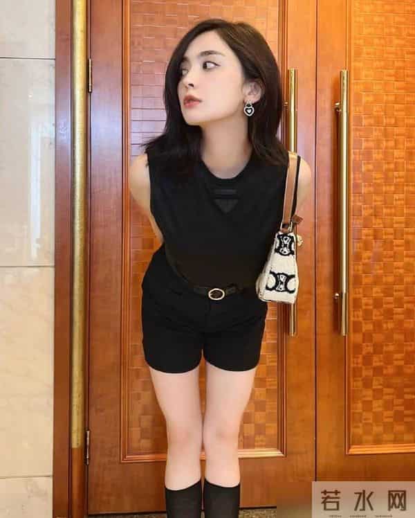 古力娜扎清凉时尚的穿搭，做到这3点，你也像她一样高级又清爽