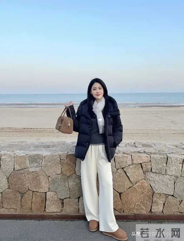 「白色阔腿裤+羽绒服」冬季最火穿搭CP，太美太时髦了！