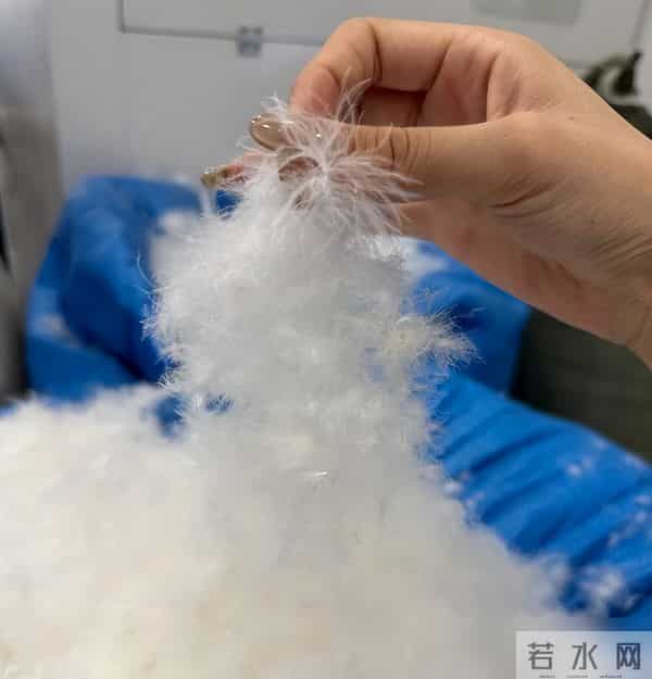 奉劝大家，冬季别买这7类衣服，说句难听的：都是大垃圾