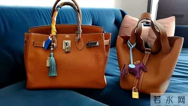 背半个身家出门？50块帆布包配3000块包挂，年轻人买爆千亿市场