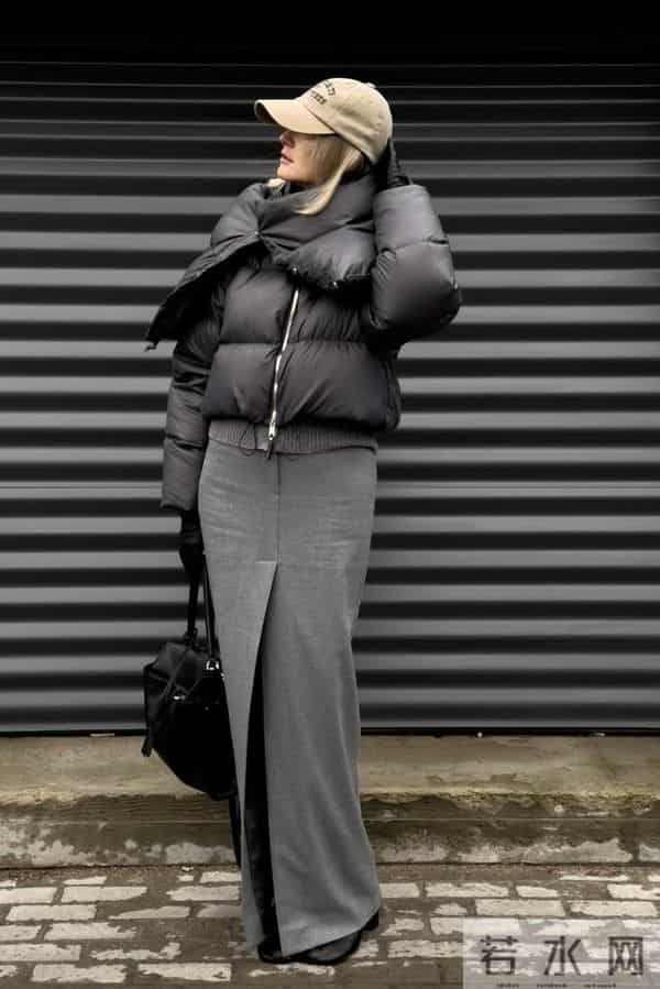 原来黑色羽绒服这么穿，就很好看！
