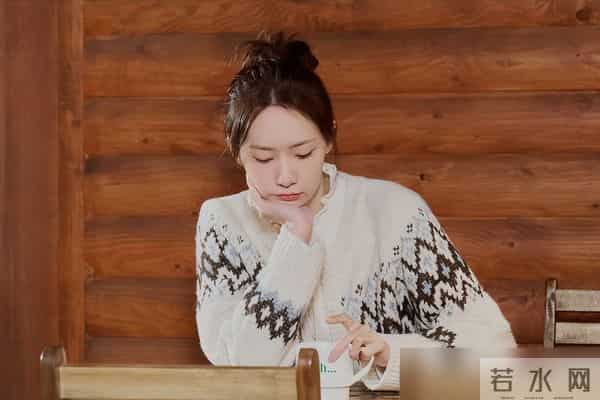 林允儿的穿搭灵感：让你在秋冬季节也能时尚满分！