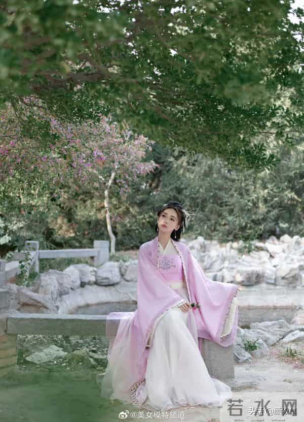 吴谨言这组古风图，直接把“古典美”焊在身上了吧！