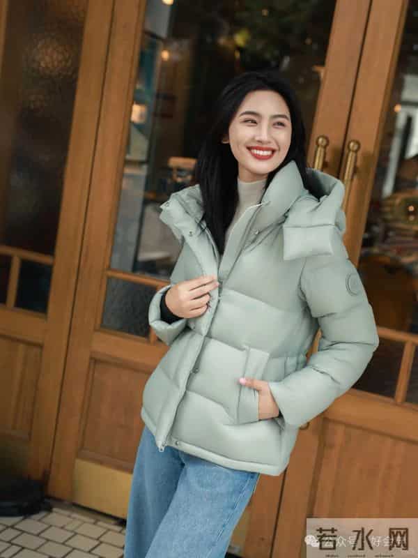 最近火了一件外套，叫“面包羽绒服”，时髦不显臃肿，高级又保暖