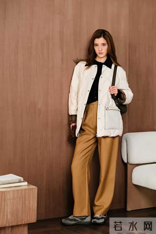 吴千语的秋冬衣橱，怕是藏着本「老钱风隐形法典」。