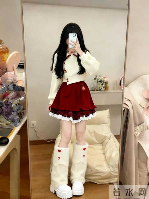 圣诞红穿搭杀疯了！11套look把甜辣焊死