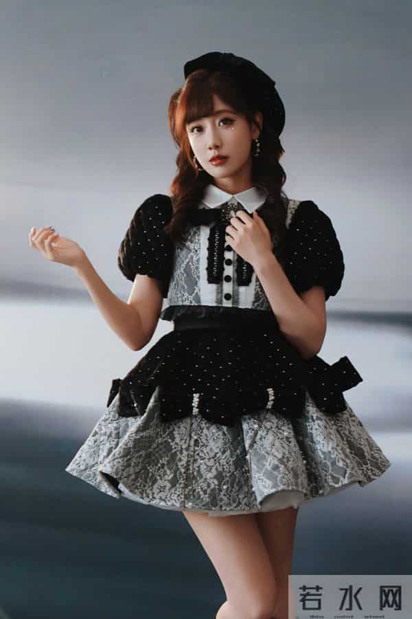 「暗黑甜系Lolita风」把洛丽塔的精致甜和暗黑元素揉得又乖又酷