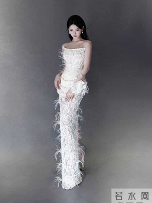 杨颖、杨超越和胡连馨同框亮相上海时装周，新中式穿搭成为新潮流