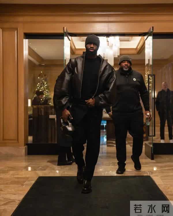 穿搭如何？凯尔特人社媒分享球员穿搭照片