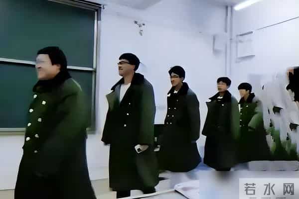 立冬后才发现：今年不流行羽绒服了，满大街都在穿“奶奶棉衣”