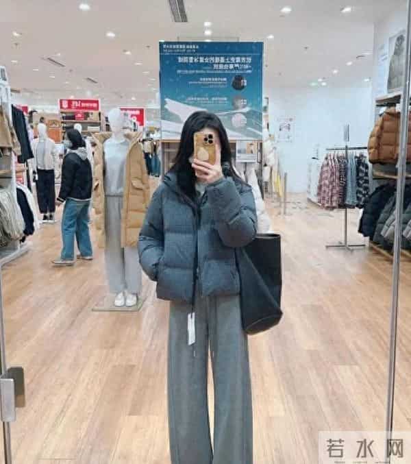 优衣库无缝羽绒服，让你化身韩系乖乖女！