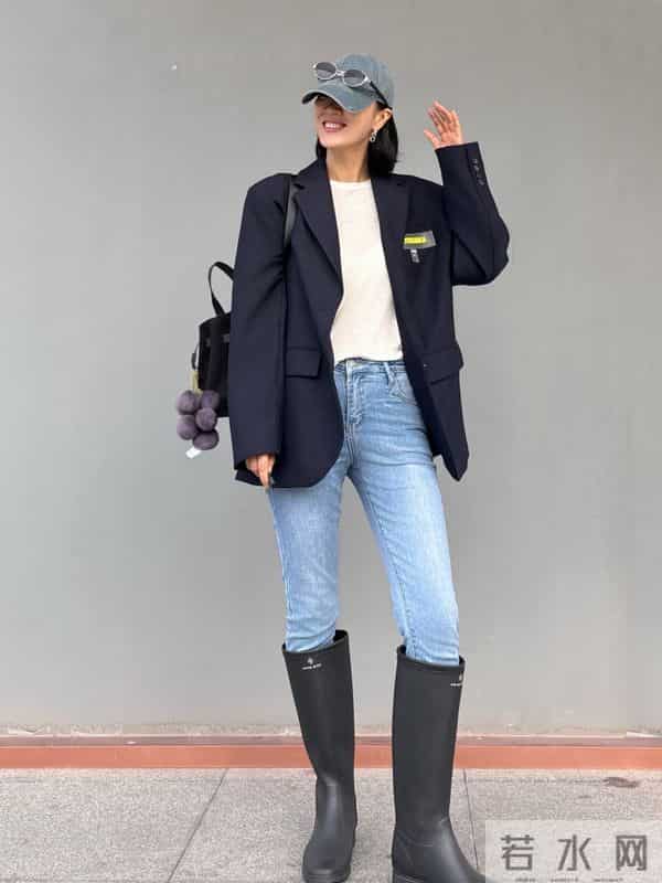 最近火了一种穿法，叫“牛仔裤+过膝靴”，时髦显腿长，回头率高
