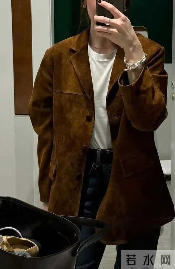 黑白棕，冬天穿衣这么“配色”，太高级了