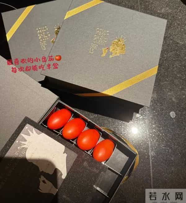 王思聪到底多宠懒懒？最新款奢侈品摆满地，1800元小番茄让她吃够