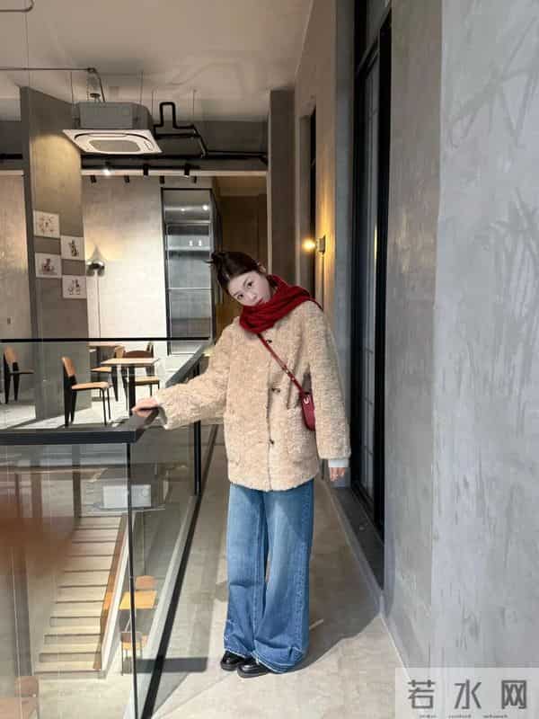 比大衣保暖，比羽绒服好看！毛毛外套怎么选怎么搭？