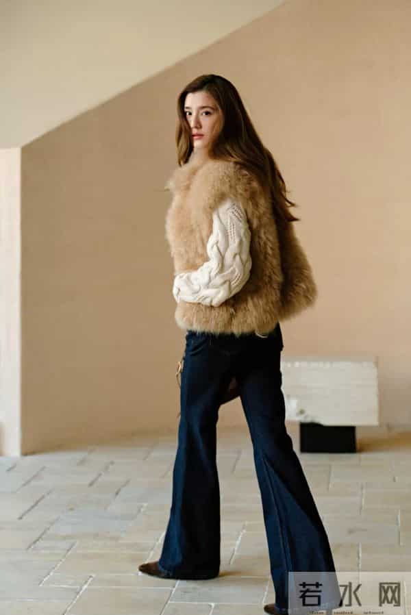 吴千语的秋冬衣橱，怕是藏着本「老钱风隐形法典」。