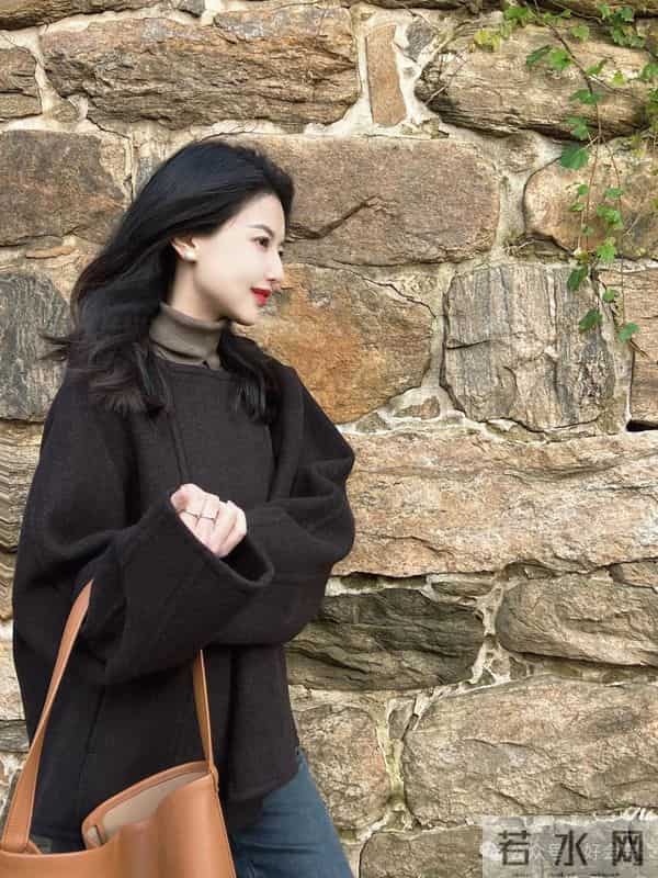 今年冬天短大衣又火啦！这样搭配美翻了！
