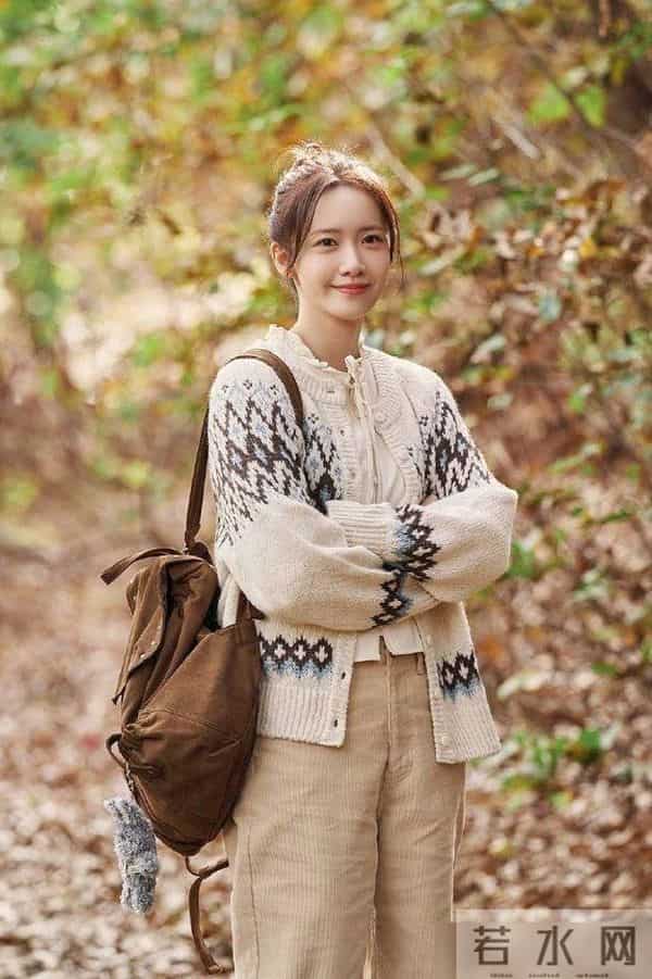 林允儿的穿搭灵感：让你在秋冬季节也能时尚满分！