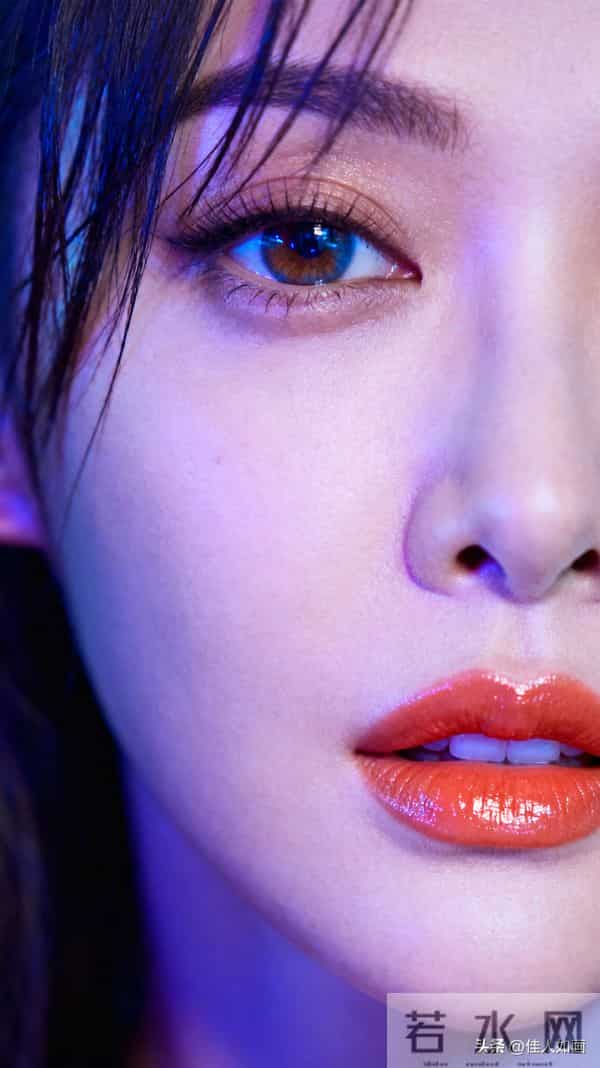 霓虹里的微醺眼波