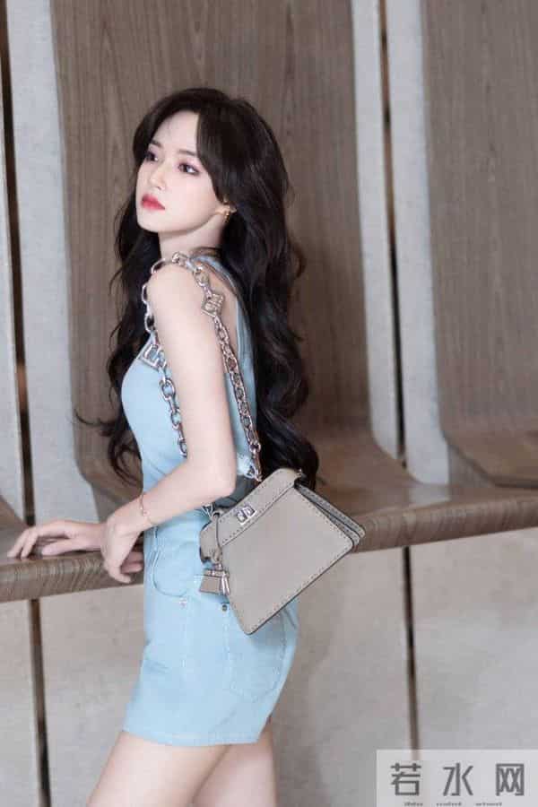 程潇和陆柯燃清爽个性的穿搭不如蒋梦婕清新减龄的穿搭时尚又舒适