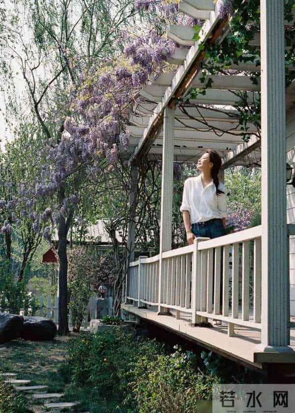 殷桃生活写真曝光！把法式优雅演绎出中式味道，简约时尚透着高级