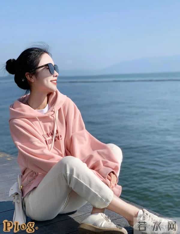 火爆的粉色卫衣终于穿上啦！甜酷松弛感直接拉满～