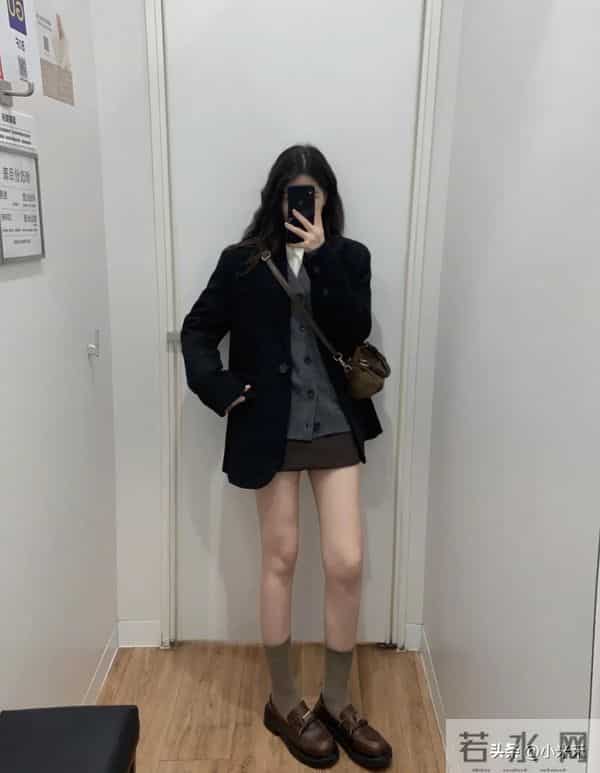 优衣库这9套穿搭直接把“秋冬松弛感”焊死了！