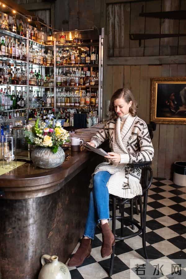 被这位博主穿搭惊艳，人过中年穿衣不花哨，基础款穿出英伦腔调