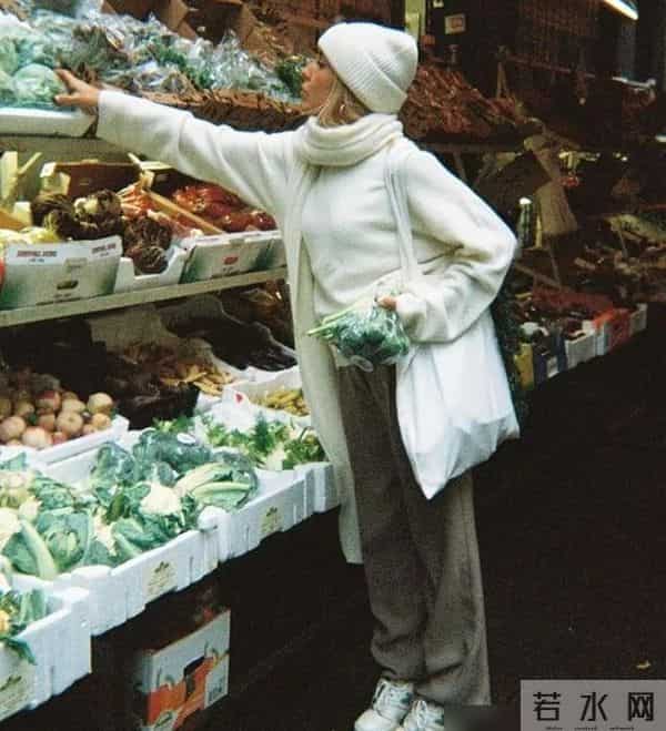 今年秋冬流行一种帽子，叫“奶奶帽”！保暖时髦，看着还减龄