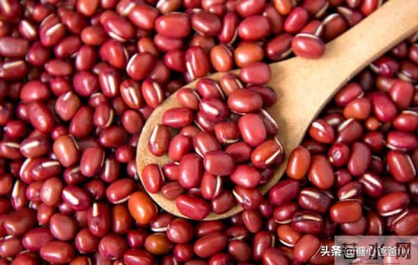 皮肤暗黄、干燥还长痘？8 种对女性皮肤好的食物清单列表收好