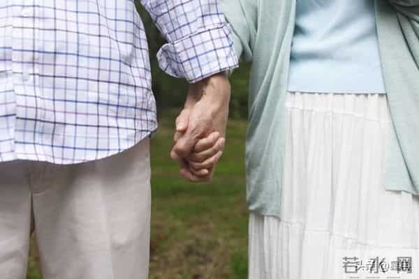 50岁后分房睡,多数夫妻其实都瞒着你,这三个真实原因!