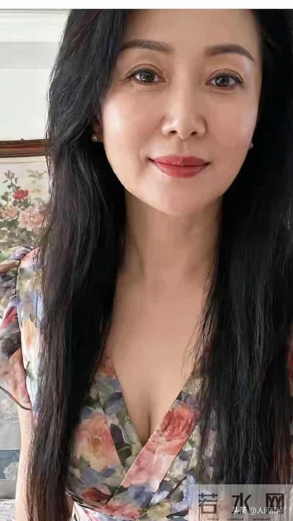 我48岁。和54岁男性出去玩了半月，回来果断提出散伙，太无语了。