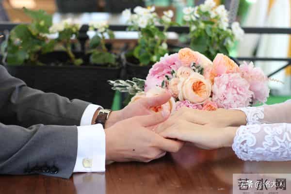 真相比你想象的现实：有钱人娶妻，看中的根本不是脸