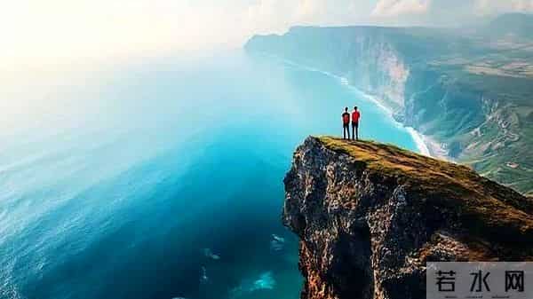 过了五十岁，我发现，有四个爱好的男人，看似聪明，实则很傻