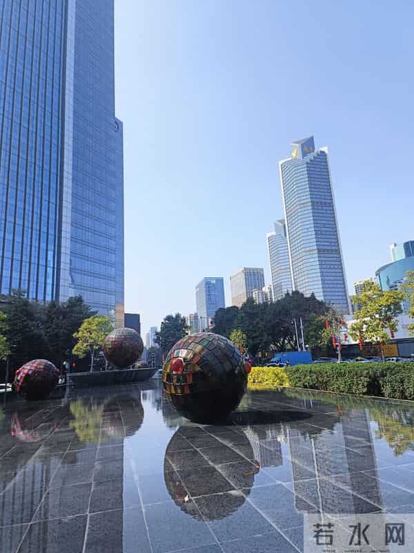 活到中年才懂，人品正的女人，从来不用愁没人疼。