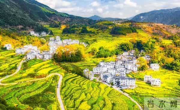 任何人与你聊天，都要记住，聊什么都可以，这三件事千万别聊