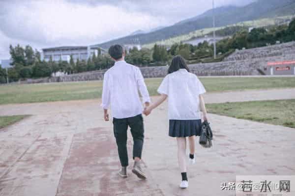 你懂得-女人喜欢男人的四个坏动作,多数男人不敢一试知道吗?