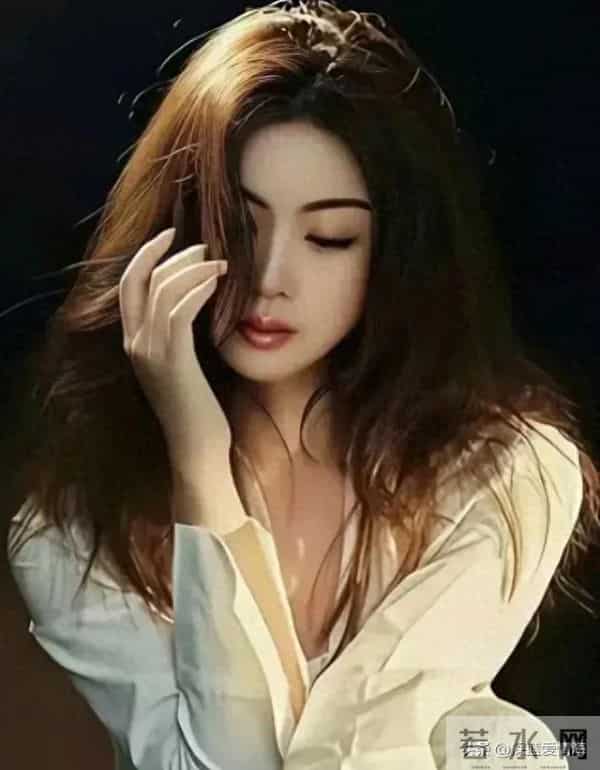 女人有个“通病”：男人越是这样，她反而越离不开你，您知道吗！