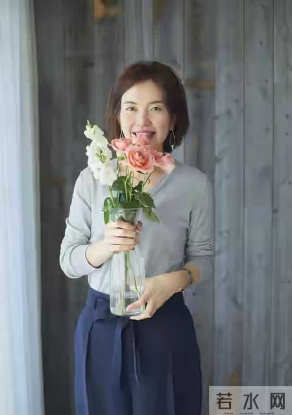 情感:女人想和你发展关系,有一个直接信号:2个字