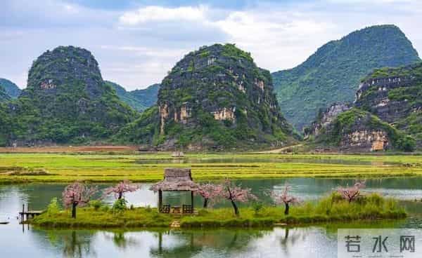 任何人与你聊天，都要记住，聊什么都可以，这三件事千万别聊